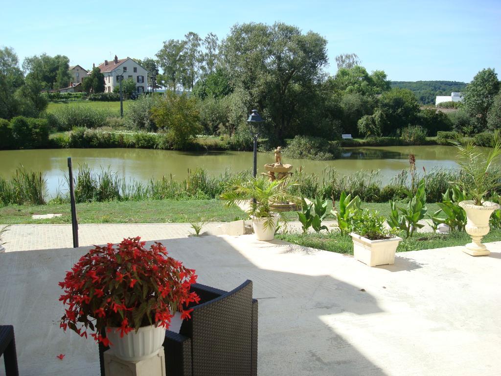 Hotel Domaine De Lardoisiere Château-Salins Exterior foto